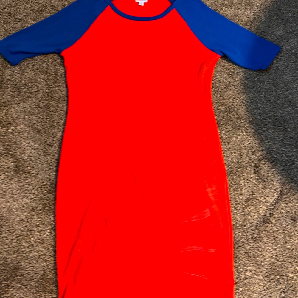 LulaRoe T-shirt dress - pink with blue sleeves size XL. Brand new never worn.